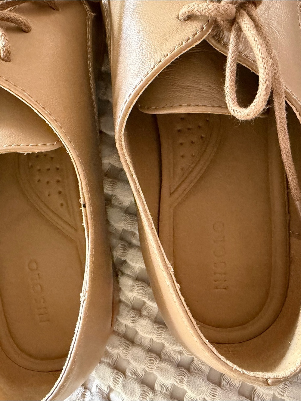 Nisolo Tan Lace-Up Women's Flats